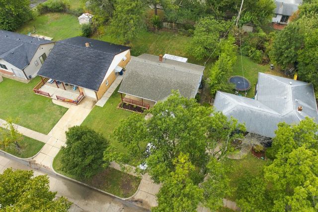 717 S Waverly Dr, Wichita, KS 67218