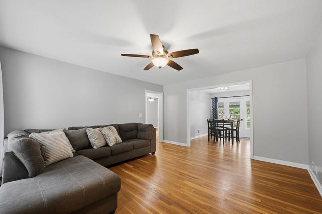 717 S Waverly Dr, Wichita, KS 67218