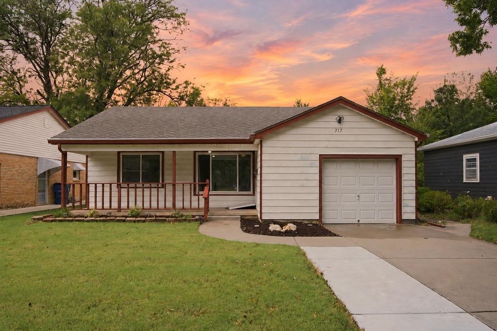 717 S Waverly Dr, Wichita, KS 67218