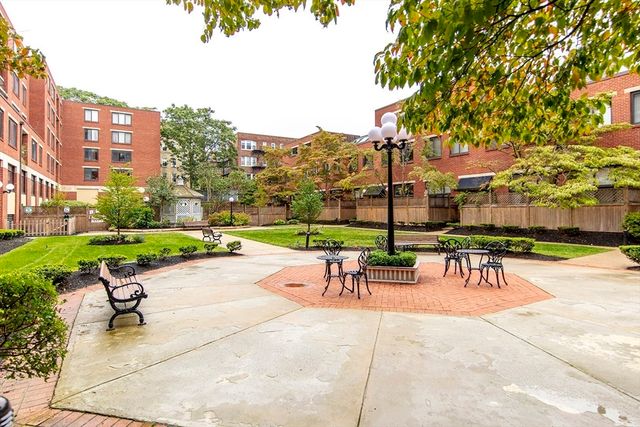 85 Brainerd Rd T8, Boston, MA 02134