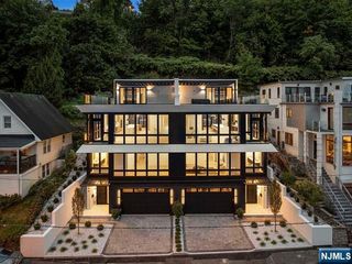 26B Oakdene Terrace, Edgewater, NJ 07020
