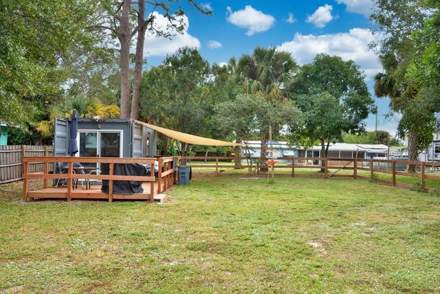 Tbd SE Iris Street, Stuart, FL 34997