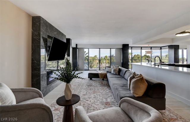 3111 Bel Air Drive 5F, Las Vegas, NV 89109