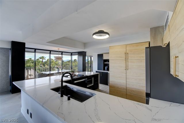 3111 Bel Air Drive 5F, Las Vegas, NV 89109