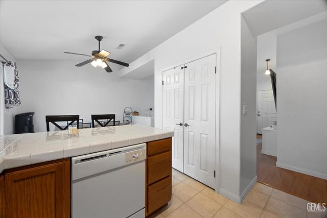 1113 Invermay Street, Bakersfield, CA 93312