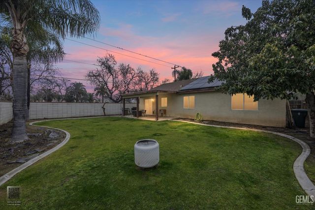 1113 Invermay Street, Bakersfield, CA 93312