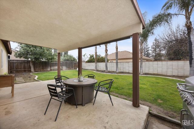 1113 Invermay Street, Bakersfield, CA 93312