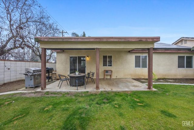 1113 Invermay Street, Bakersfield, CA 93312