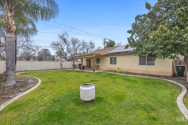 1113 Invermay Street, Bakersfield, CA 93312