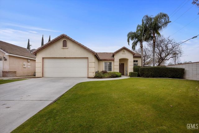 1113 Invermay Street, Bakersfield, CA 93312