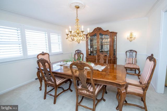 233 LAMPLIGHTER LN, Huntingdon Valley, PA 19006