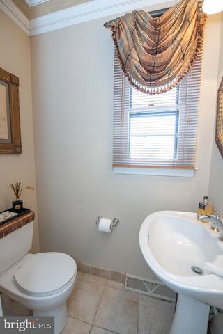 233 LAMPLIGHTER LN, Huntingdon Valley, PA 19006