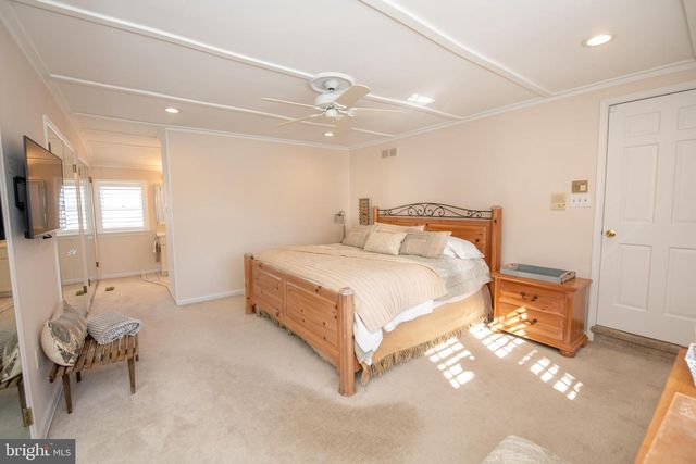 233 LAMPLIGHTER LN, Huntingdon Valley, PA 19006