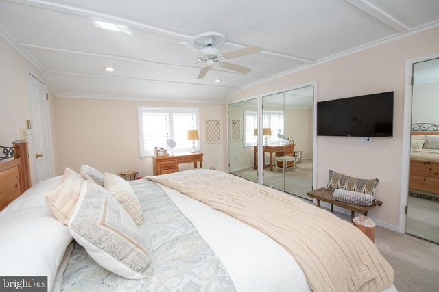 233 LAMPLIGHTER LN, Huntingdon Valley, PA 19006