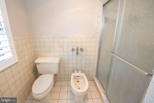 233 LAMPLIGHTER LN, Huntingdon Valley, PA 19006