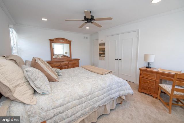 233 LAMPLIGHTER LN, Huntingdon Valley, PA 19006