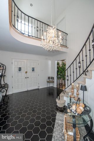 233 LAMPLIGHTER LN, Huntingdon Valley, PA 19006