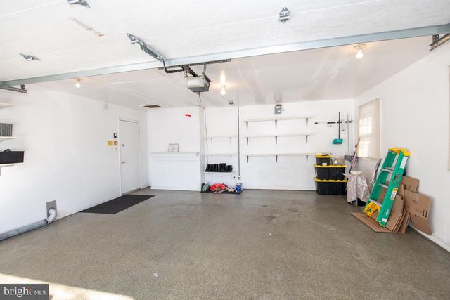 233 LAMPLIGHTER LN, Huntingdon Valley, PA 19006