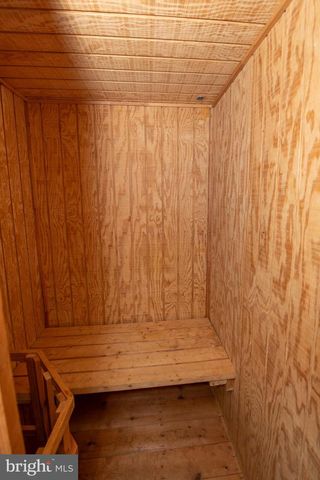 233 LAMPLIGHTER LN, Huntingdon Valley, PA 19006