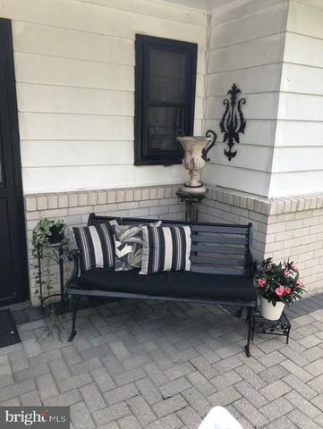 233 LAMPLIGHTER LN, Huntingdon Valley, PA 19006