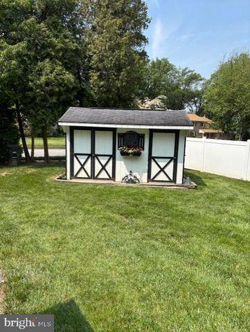 233 LAMPLIGHTER LN, Huntingdon Valley, PA 19006