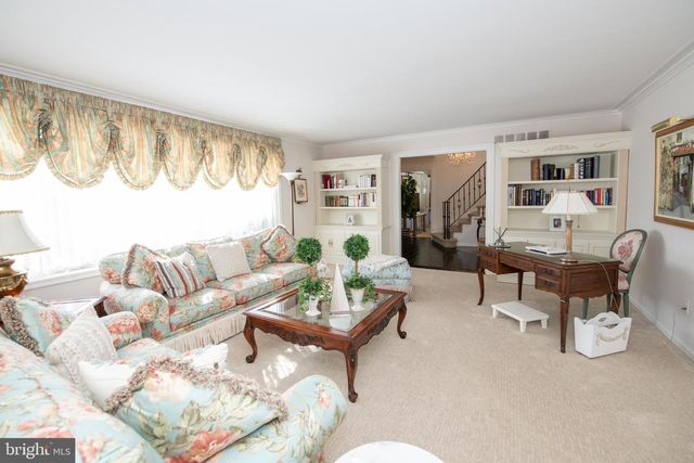 233 LAMPLIGHTER LN, Huntingdon Valley, PA 19006