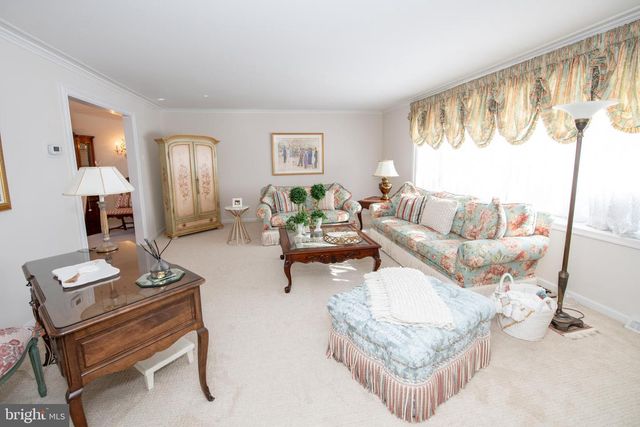 233 LAMPLIGHTER LN, Huntingdon Valley, PA 19006