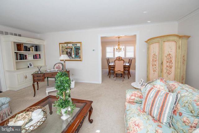 233 LAMPLIGHTER LN, Huntingdon Valley, PA 19006