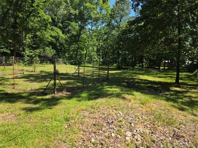 20453 E Whipperwill Road, Tahlequah, OK 74464