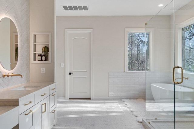 999 Enchanted Oaks DR, Driftwood, TX 78619