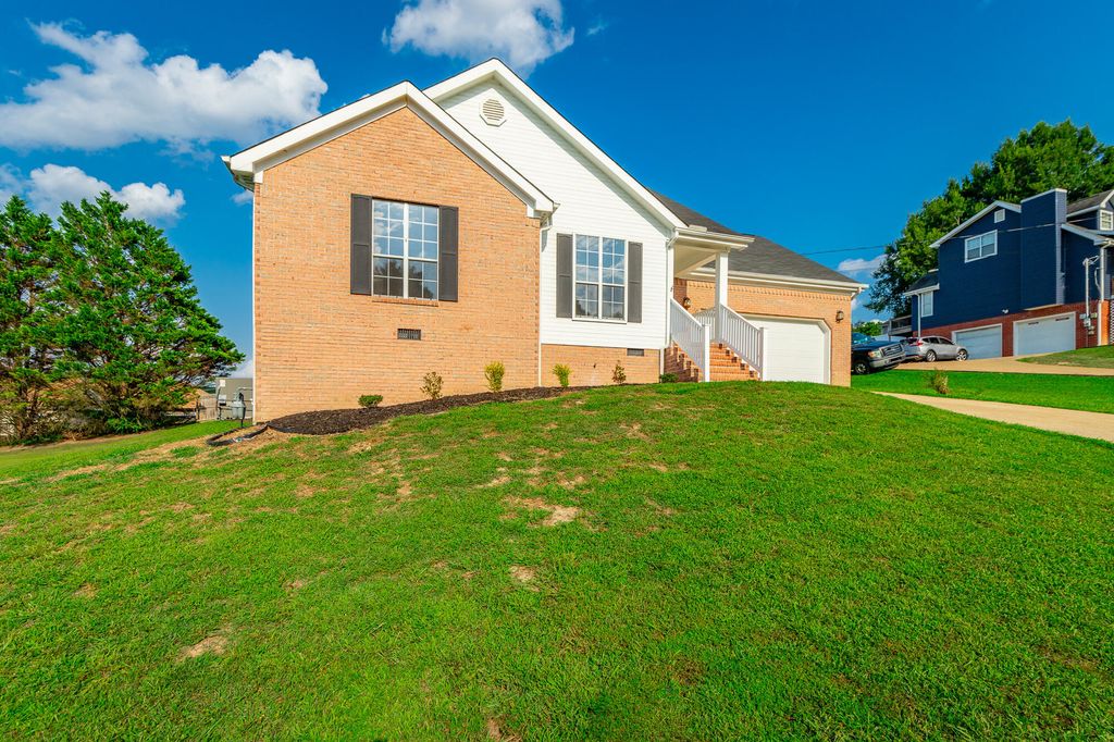 700 Debbie Lane, Ringgold, GA 30736
