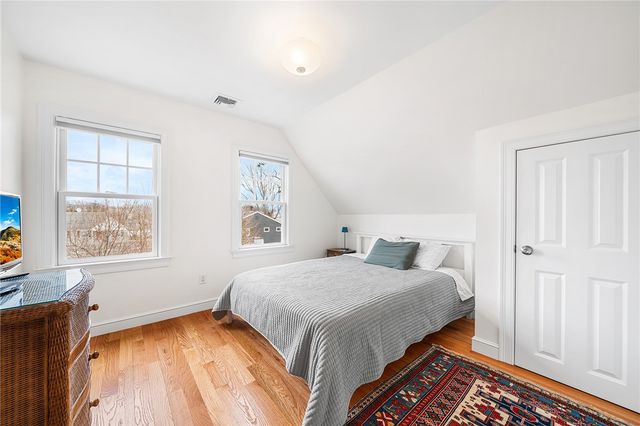 107 Dighton Avenue, Portsmouth, RI 02871