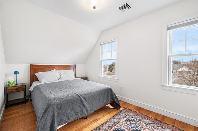 107 Dighton Avenue, Portsmouth, RI 02871