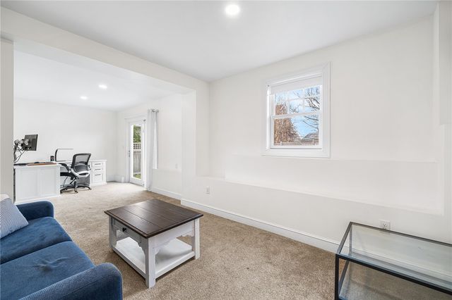 107 Dighton Avenue, Portsmouth, RI 02871