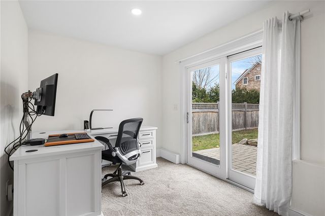 107 Dighton Avenue, Portsmouth, RI 02871