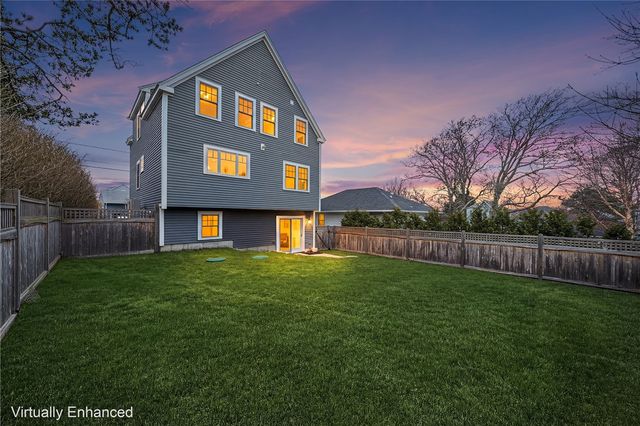 107 Dighton Avenue, Portsmouth, RI 02871