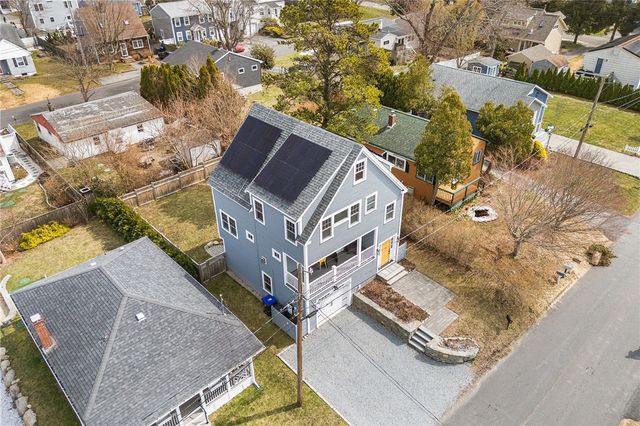 107 Dighton Avenue, Portsmouth, RI 02871