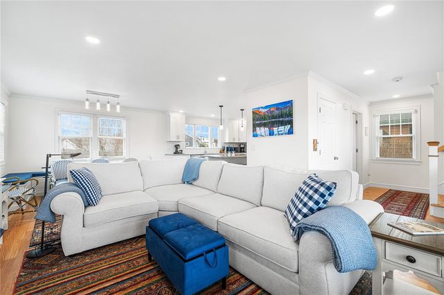 107 Dighton Avenue, Portsmouth, RI 02871