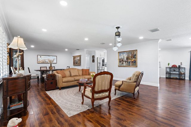 13821 Alexandria Court, Davie, FL 33325