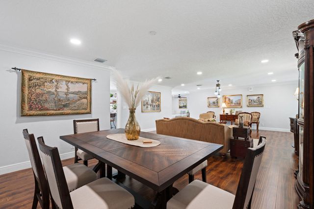 13821 Alexandria Court, Davie, FL 33325