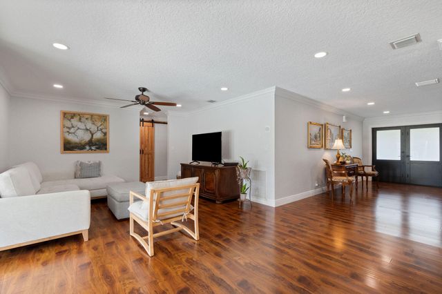 13821 Alexandria Court, Davie, FL 33325