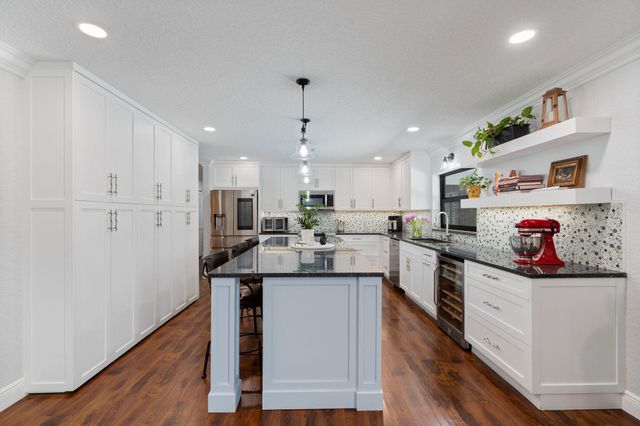 13821 Alexandria Court, Davie, FL 33325