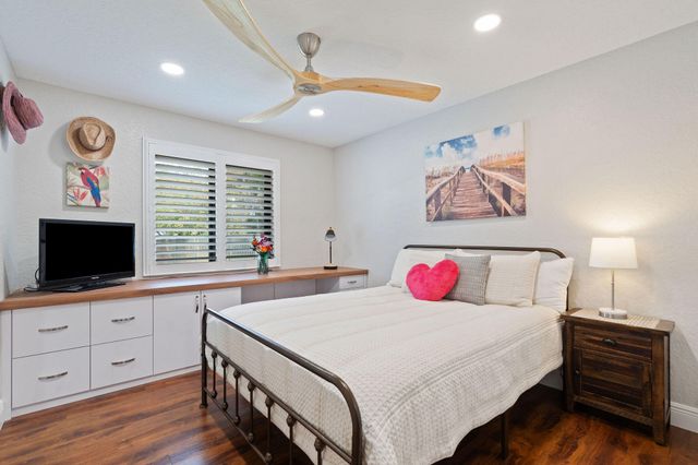 13821 Alexandria Court, Davie, FL 33325