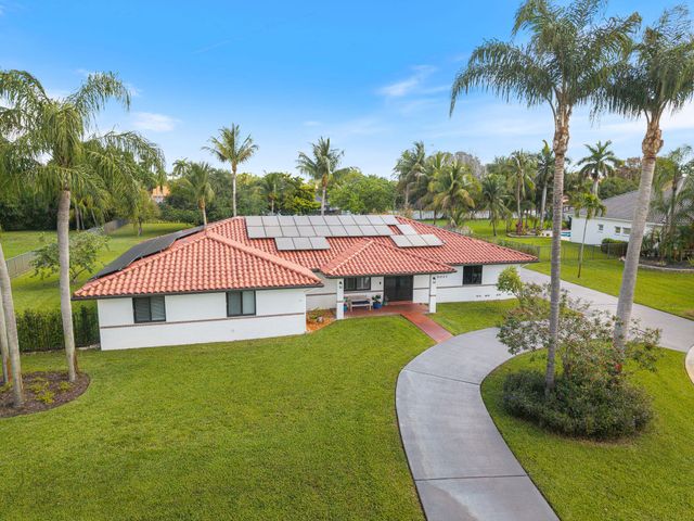 13821 Alexandria Court, Davie, FL 33325