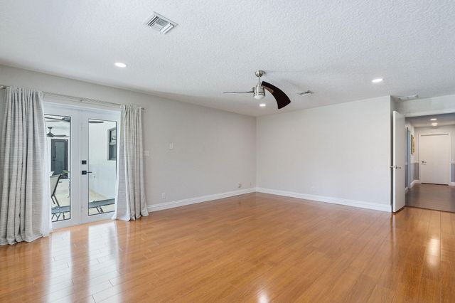 13821 Alexandria Court, Davie, FL 33325