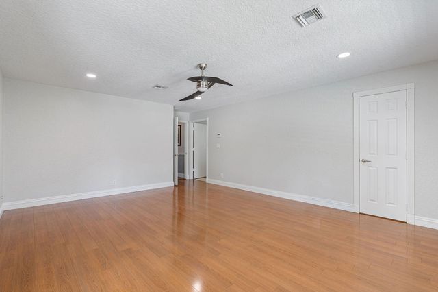 13821 Alexandria Court, Davie, FL 33325