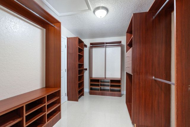 13821 Alexandria Court, Davie, FL 33325