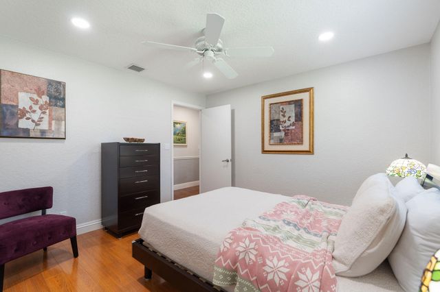 13821 Alexandria Court, Davie, FL 33325