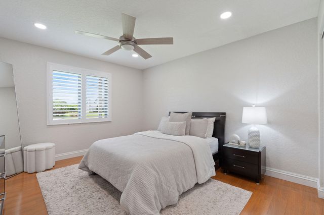 13821 Alexandria Court, Davie, FL 33325