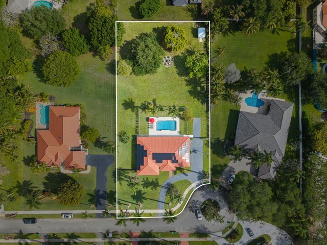 13821 Alexandria Court, Davie, FL 33325